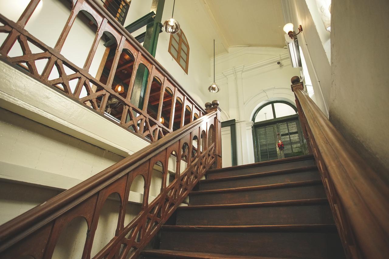 501 Merchant Bed & Breakfast Янгон Екстериор снимка