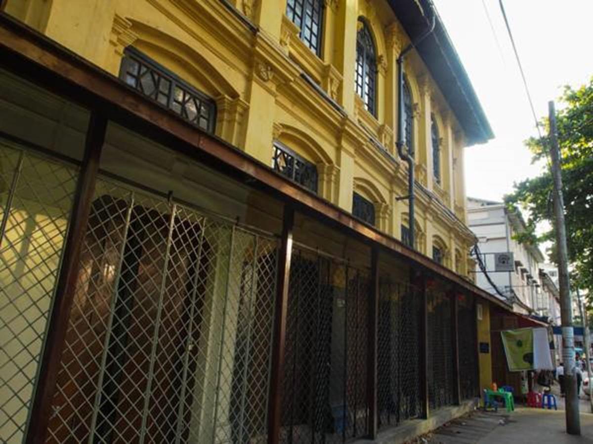 501 Merchant Bed & Breakfast Янгон Екстериор снимка