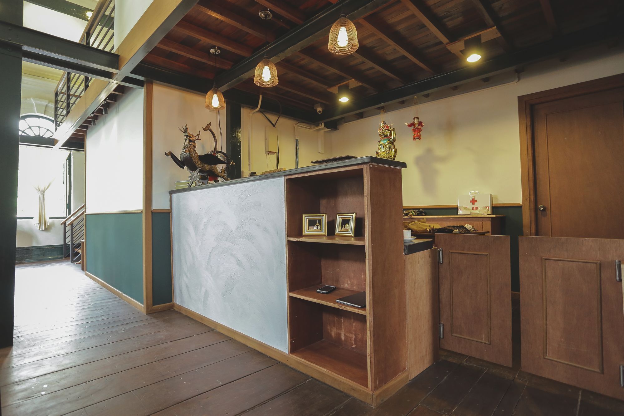 501 Merchant Bed & Breakfast Янгон Екстериор снимка