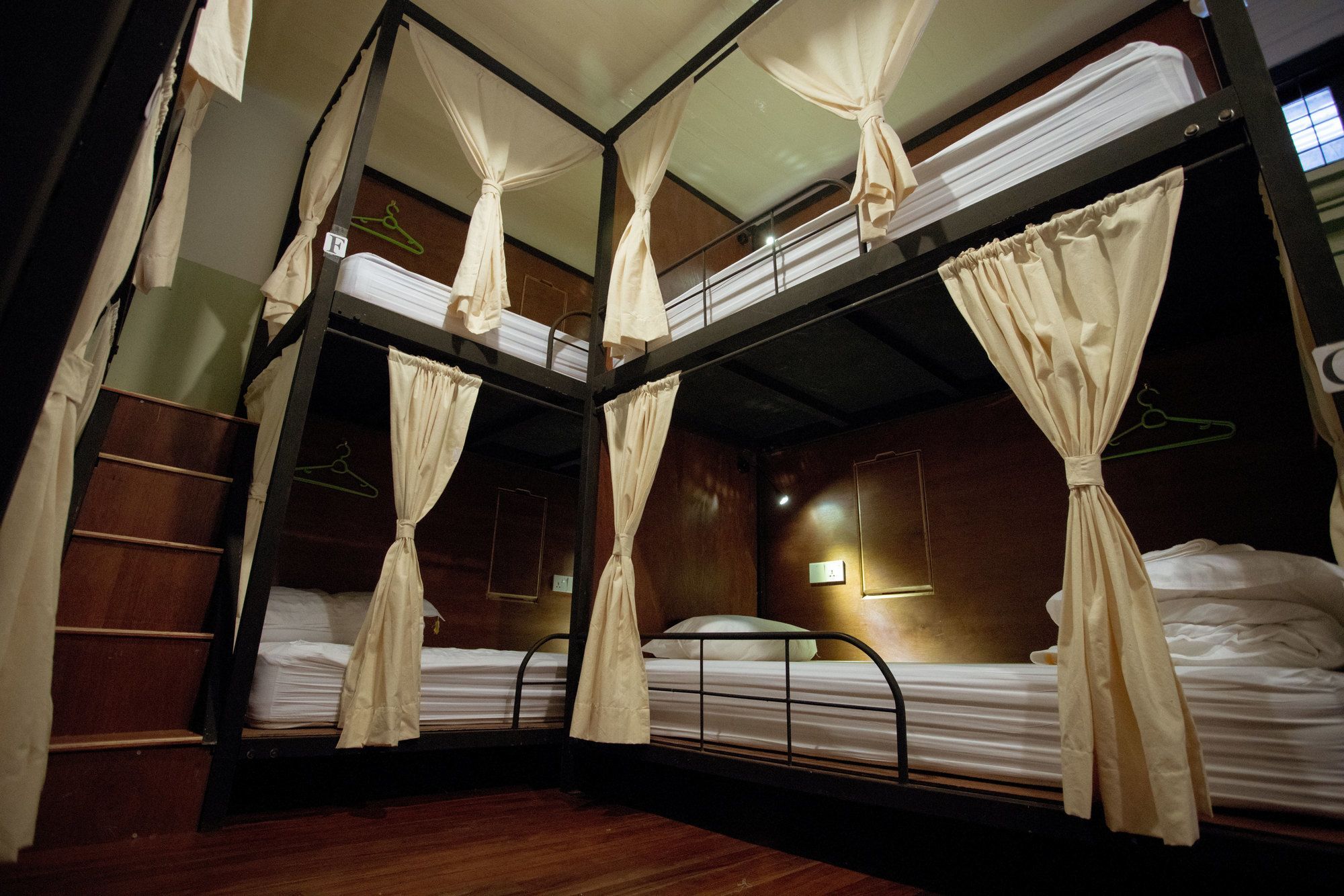 501 Merchant Bed & Breakfast Янгон Екстериор снимка